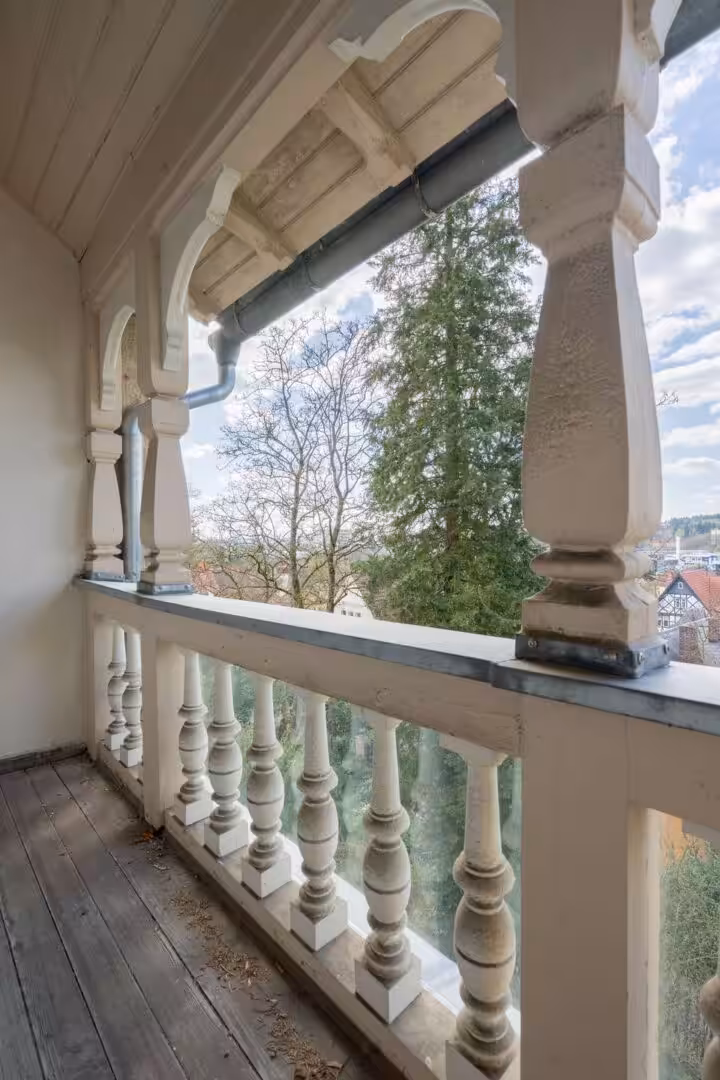 Balkon mit Blick über den Marienberg