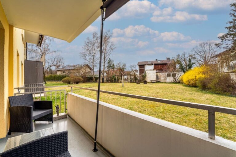 Balkon mit Blick auf Gartenteil 2